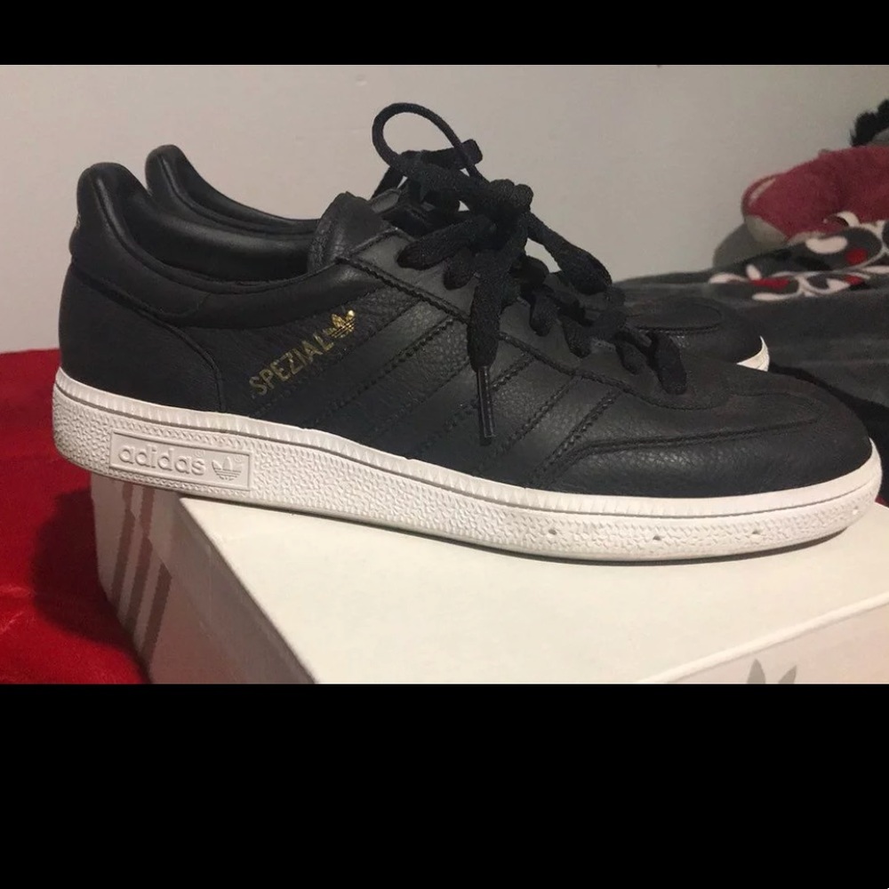 Adidas Spezial. Leather sneakers.